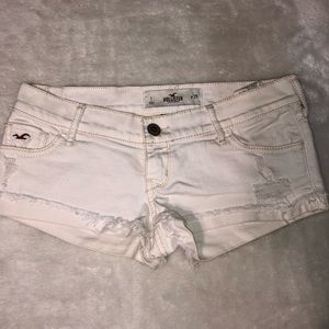 COPY - White Hollister Jean Shorts SIZE:1